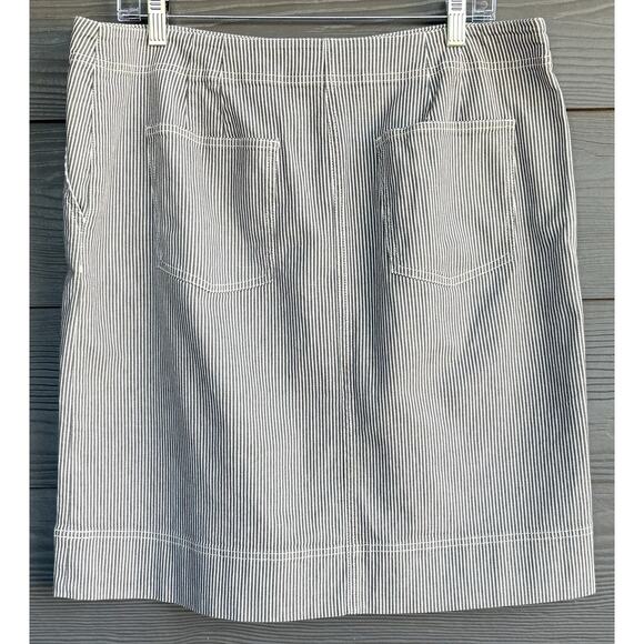 Talbots Black Pinstripe Pencil Skirt with Pockets Size 12 - Picture 2 of 4